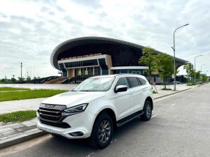 ISUZU Mu-X 7 chỗ nhập khẩu Thái Lan Euro 5