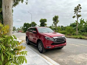 Alternative view of ISUZU Mu-X 7 chỗ nhập khẩu Thái Lan Euro 5