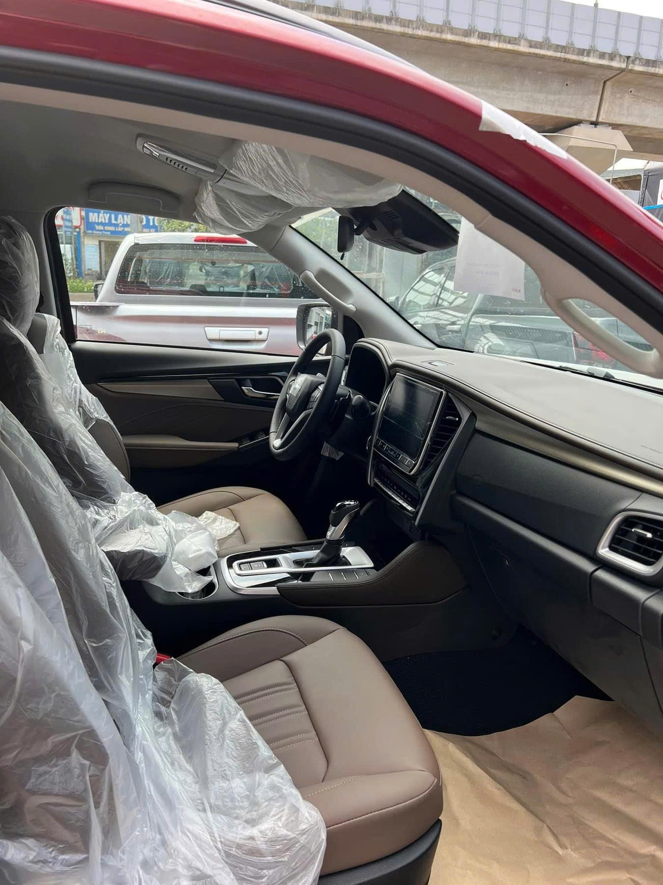 ISUZU Mu-X 7 chỗ nhập khẩu Thái Lan Euro 5