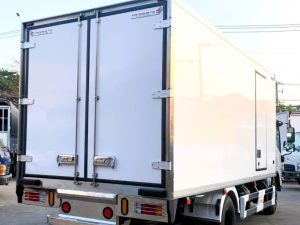 Alternative view of ISUZU NQR550 đông lạnh thùng 5m 6m tải 5 tấn