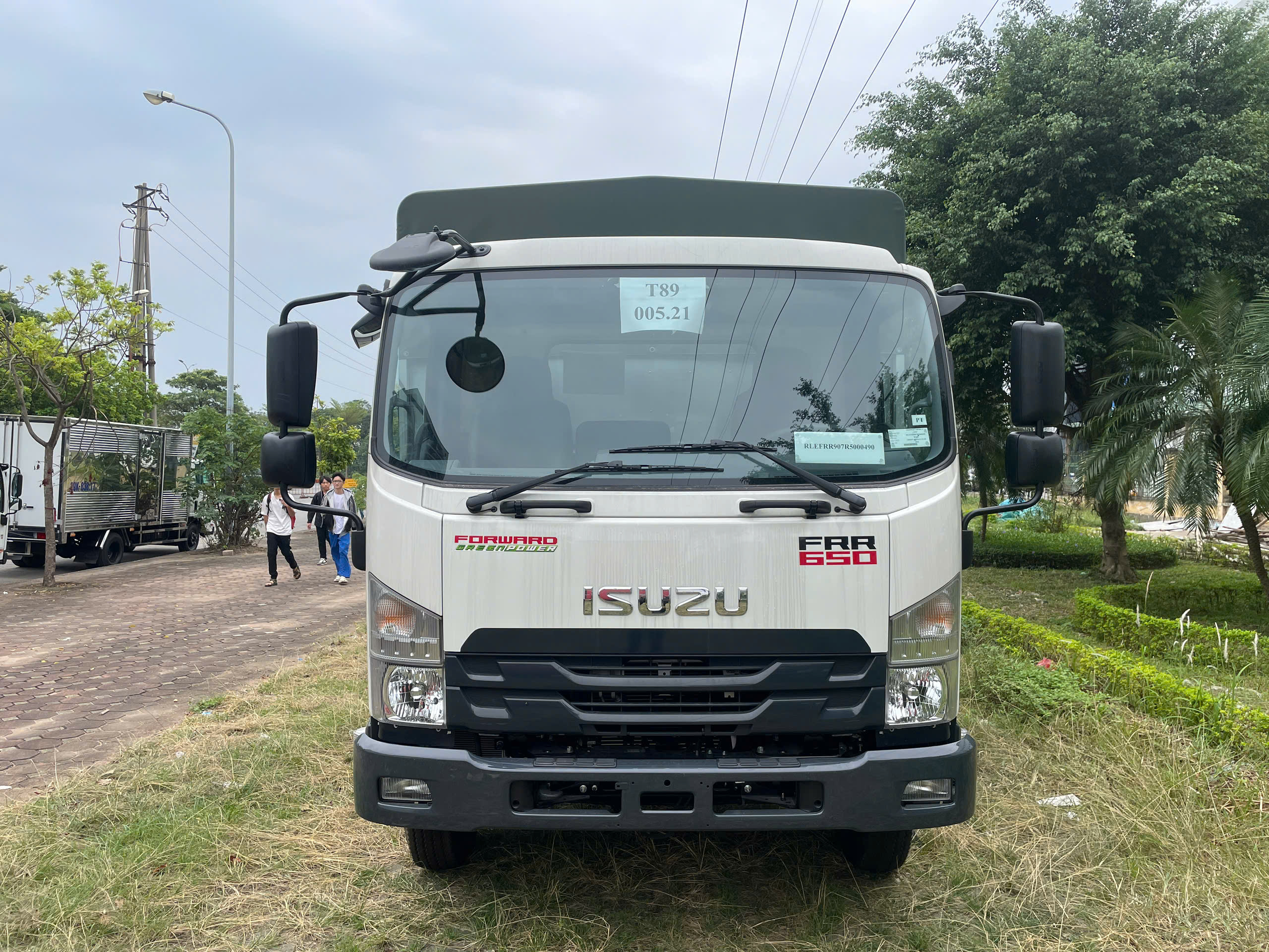 Xe tải Isuzu FRR 650 thùng bạt 6 tấn - 5m8 -6m7 - 7m5