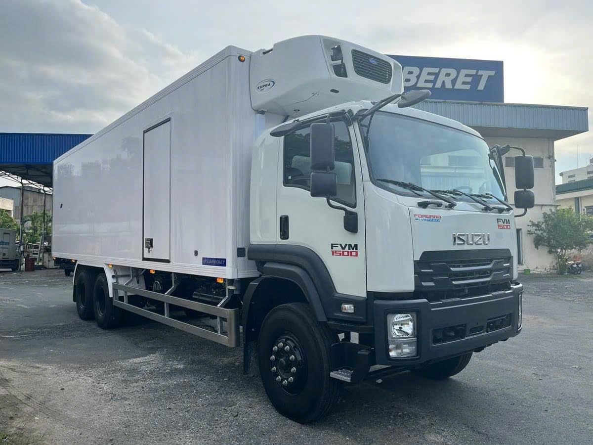 Xe đông lạnh FVM1500 ISUZU 15 tấn