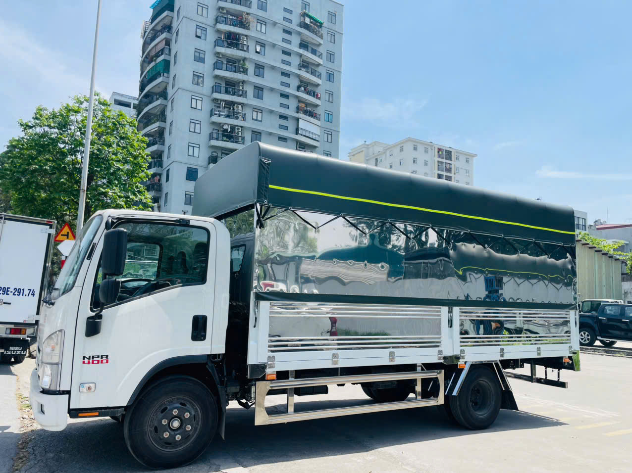 Xe tải Isuzu NPR 400 thùng bạt 3.490 tấn thùng 5.2m