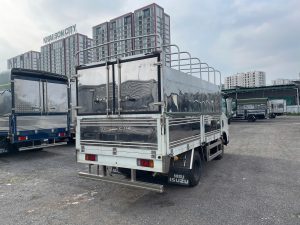 Alternative view of Xe tải Isuzu QKR 230 thùng bạt 2.5 tấn thùng 3.6m