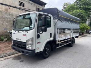 Xe tải Isuzu QKR 270 thùng bạt 2.7 tấn thùng 4.4m