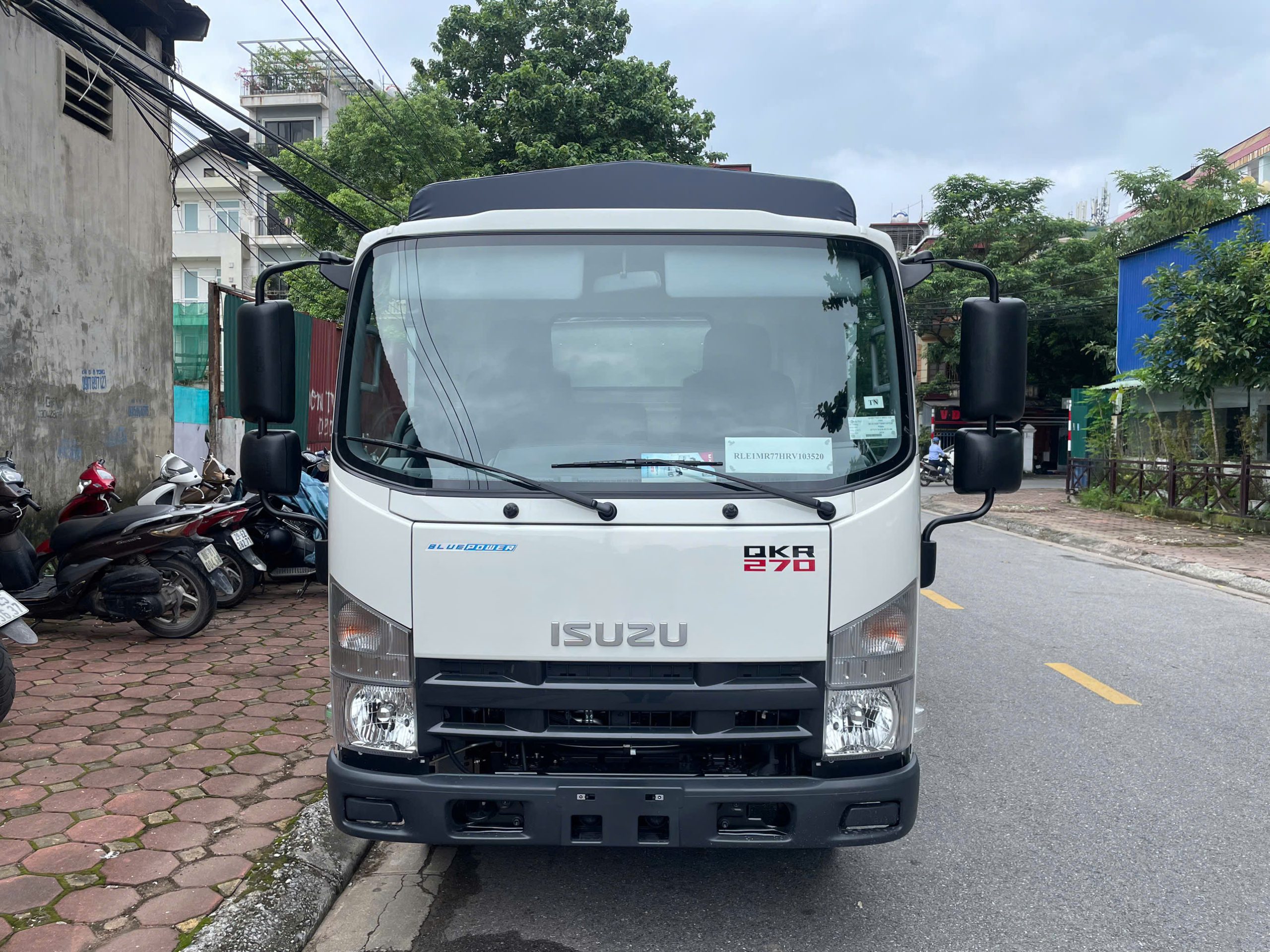 Xe tải Isuzu QKR 270 thùng bạt 2.7 tấn thùng 4.4m