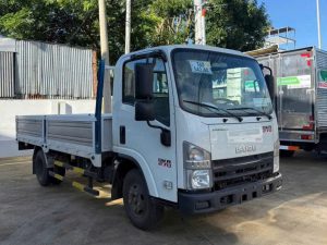 Xe tải Isuzu QKR 270 thùng lửng 2.7 tấn thùng 4.4m