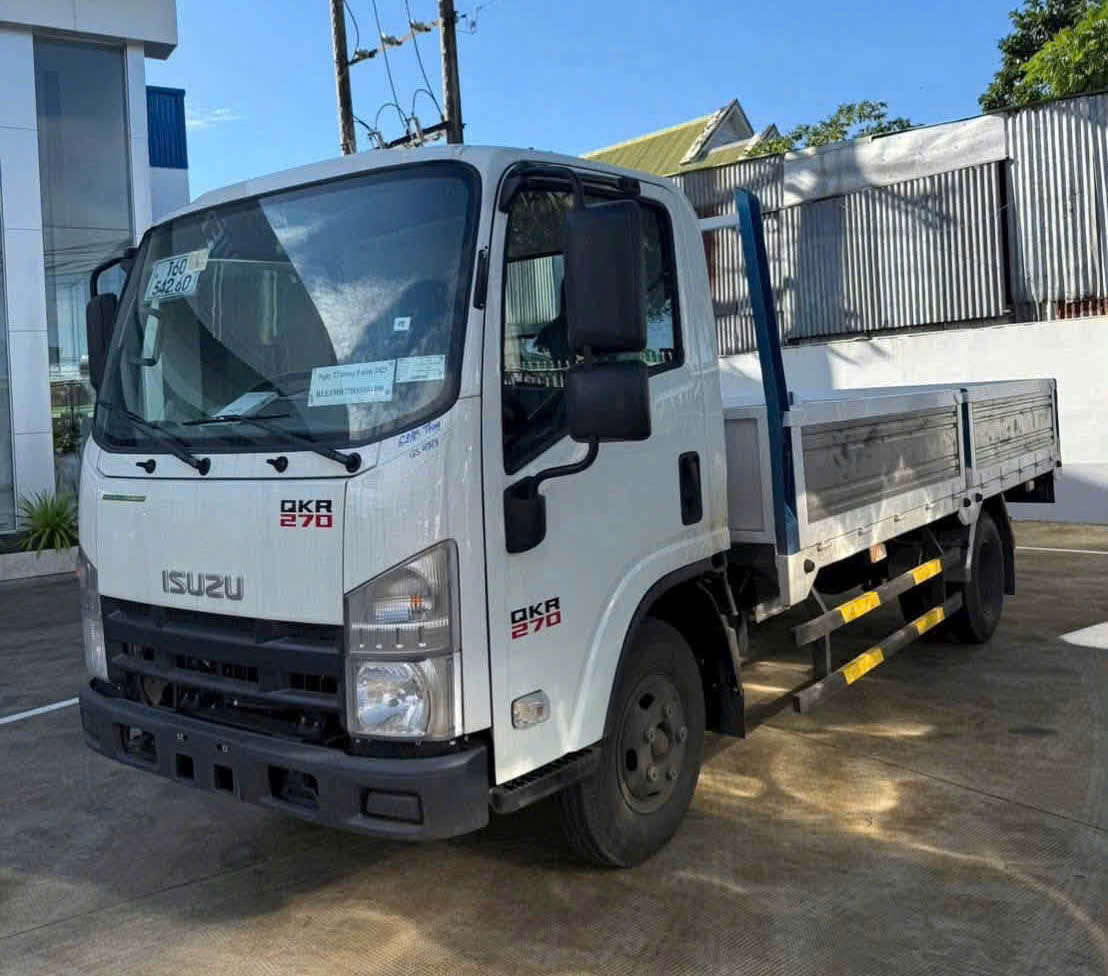 Xe tải Isuzu QKR 270 thùng lửng 2.7 tấn thùng 4.4m