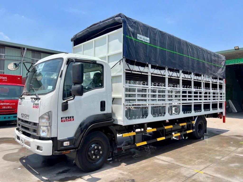 Isuzu FRR650 thùng ngắn