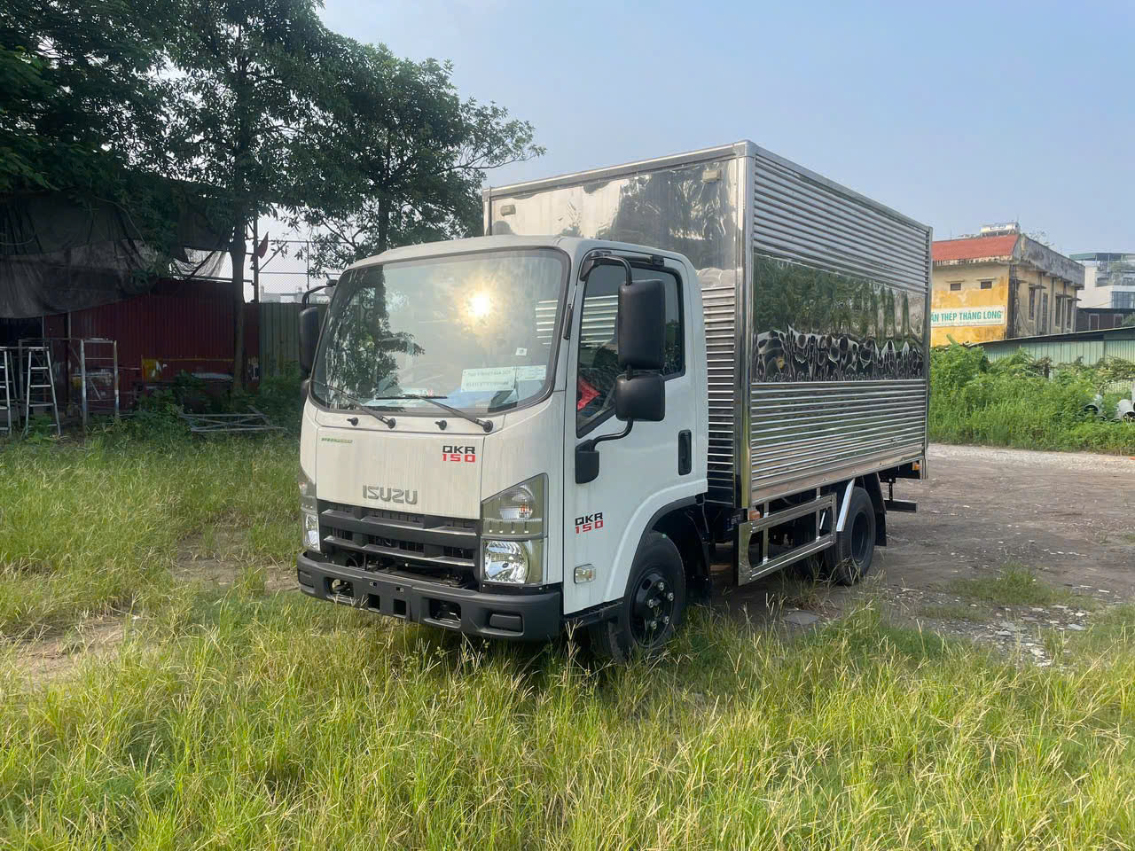 ISUZU QKR150 tải trọng 1.5 tấn thùng 3m6