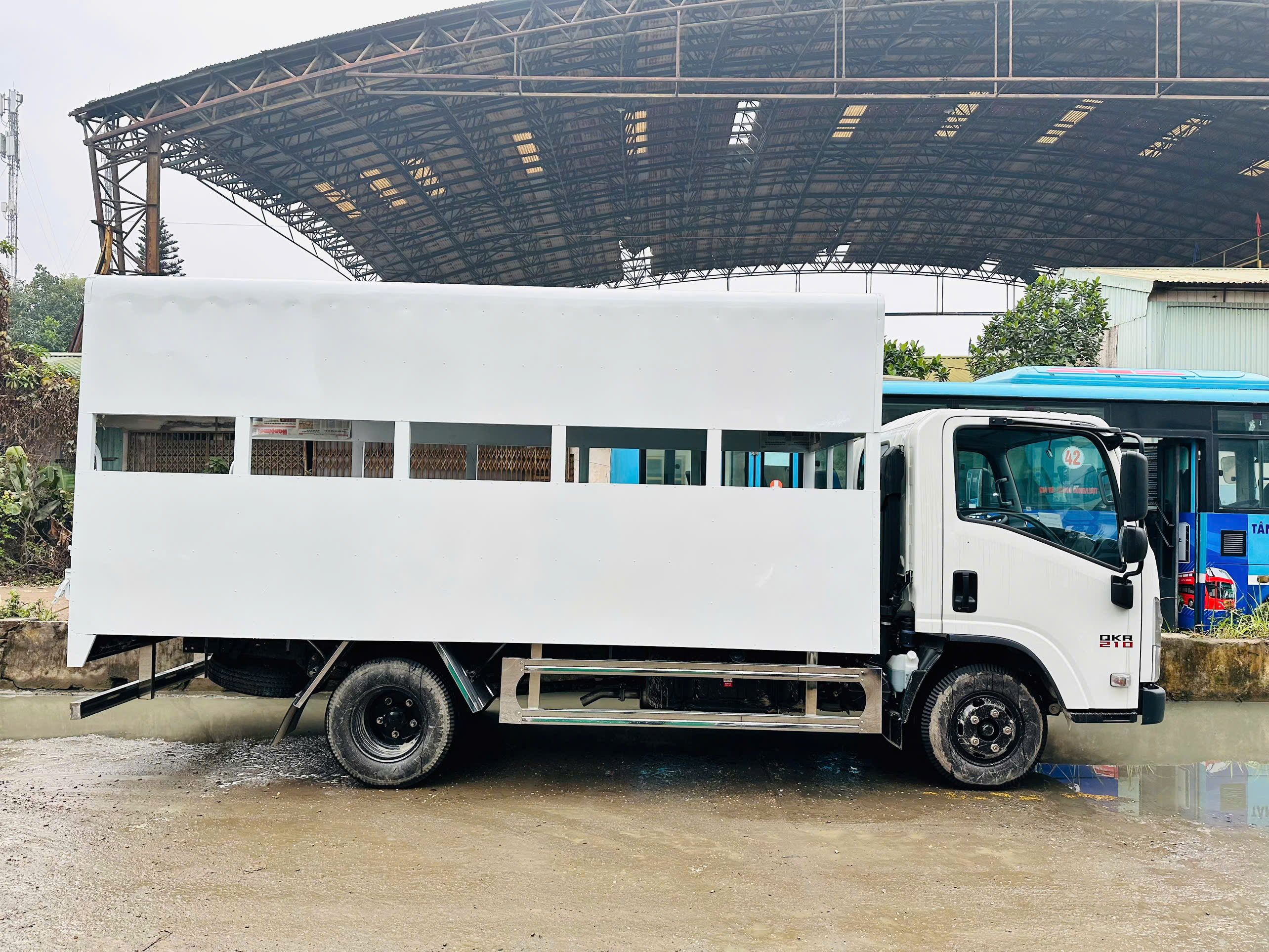 Alternative view of Xe tập lái isuzu hạng C C1 - xe sát hạch QKR210