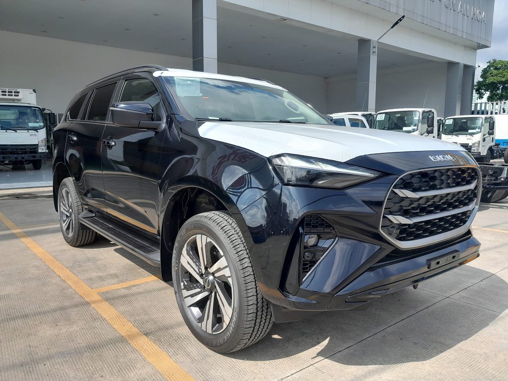 Xe ISUZU Mu-X 2026