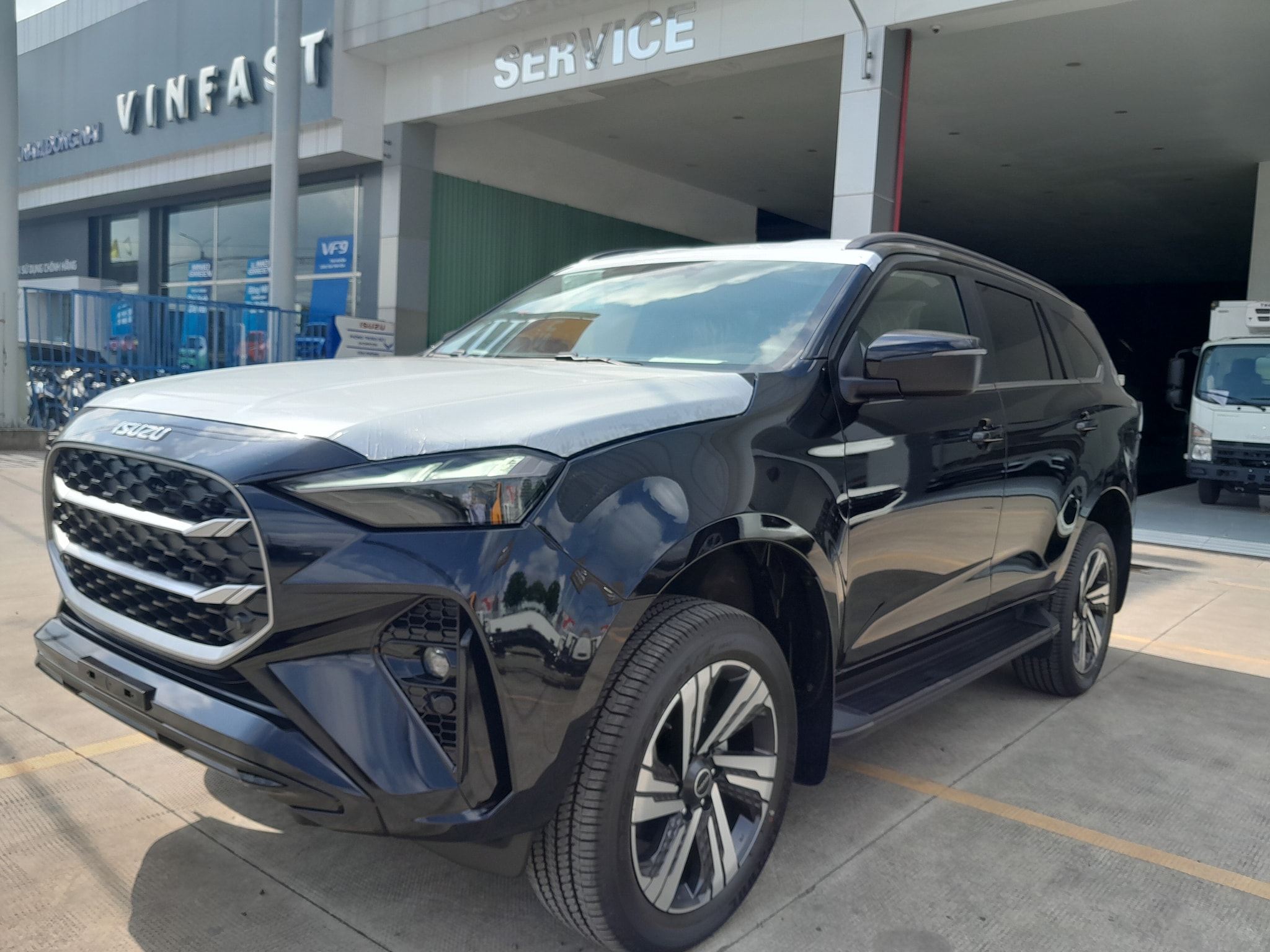 Xe ISUZU Mu-X 2026 E5 7 chỗ ngồi nhập khẩu