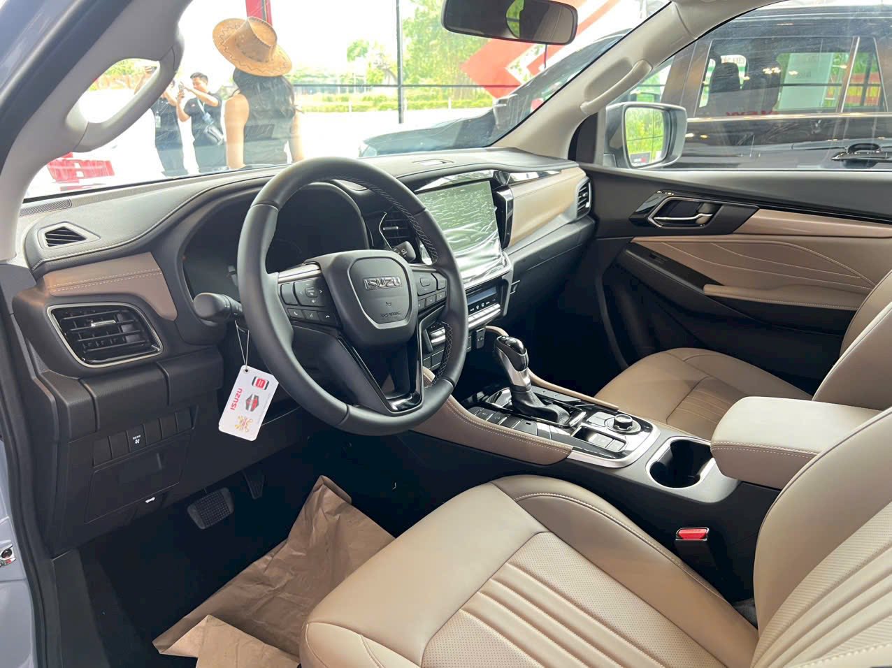 Xe ISUZU Mu-X 2026 E5 7 chỗ ngồi nhập khẩu