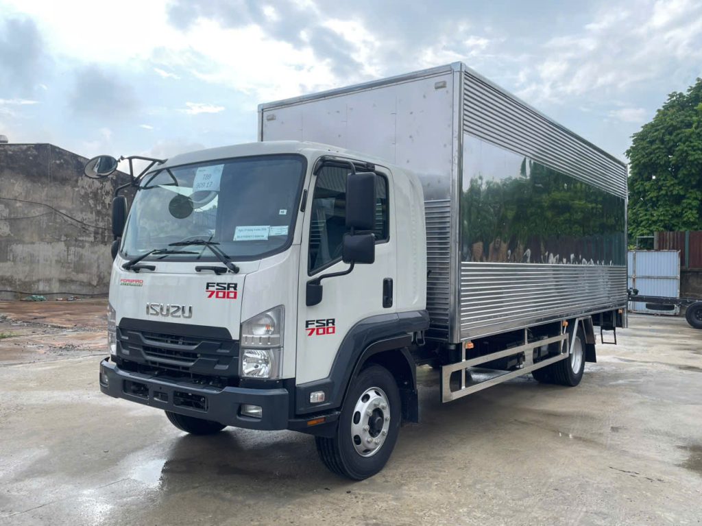 Xe tải ISUZU FSR 700