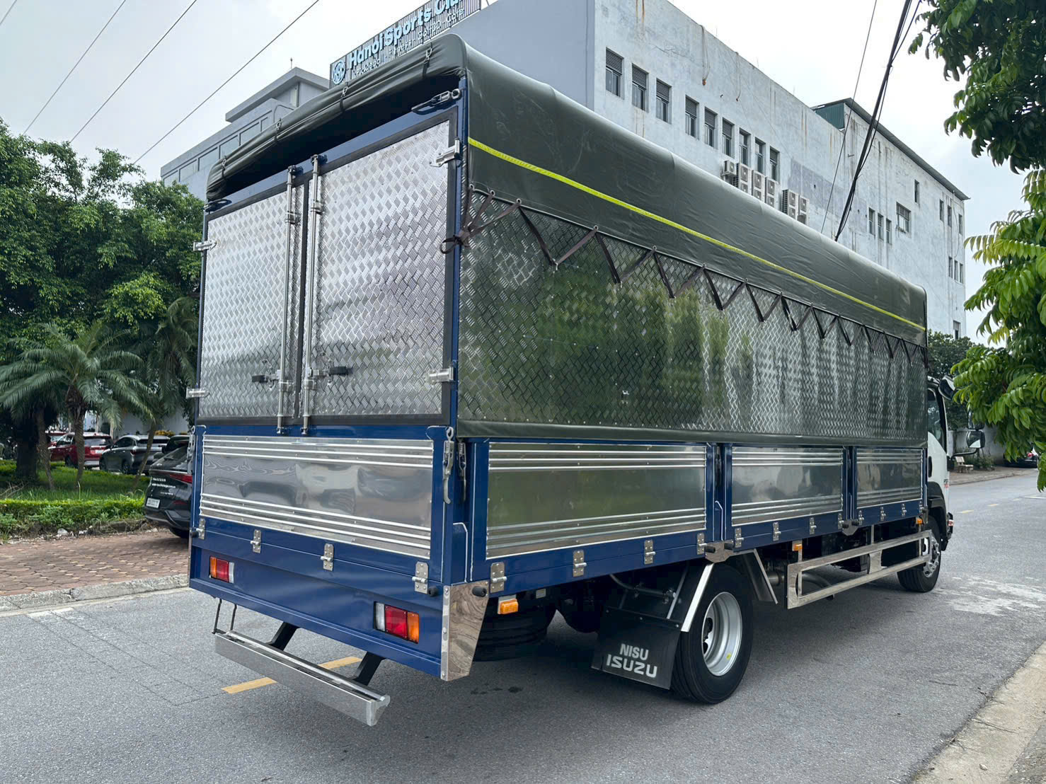 Xe tải ISUZU FSR700 thùng bạt 6.2 mét tải trọng 8 tấn cabin kép