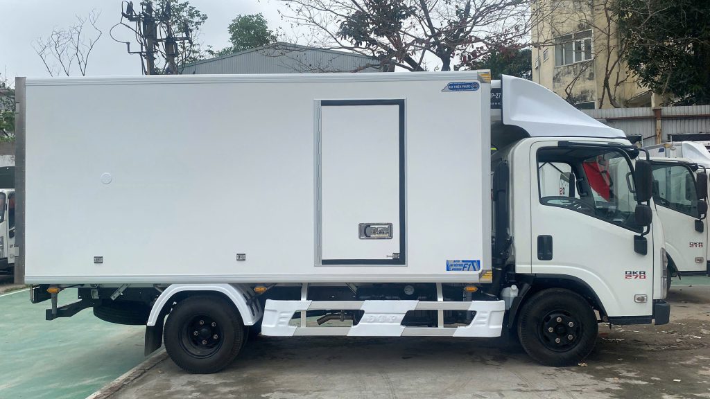 ISUZU QKR270 đông lạnh