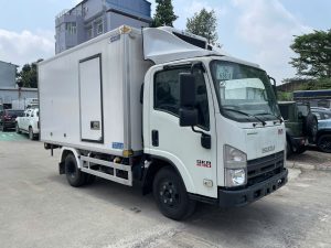 Xe tải ISUZU QKR230 đông lạnh 1.9 tấn thùng 3m5